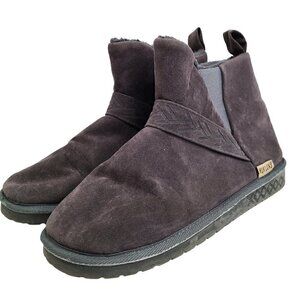 Muk Luks Women’s Grey Suede Boot, Size 9